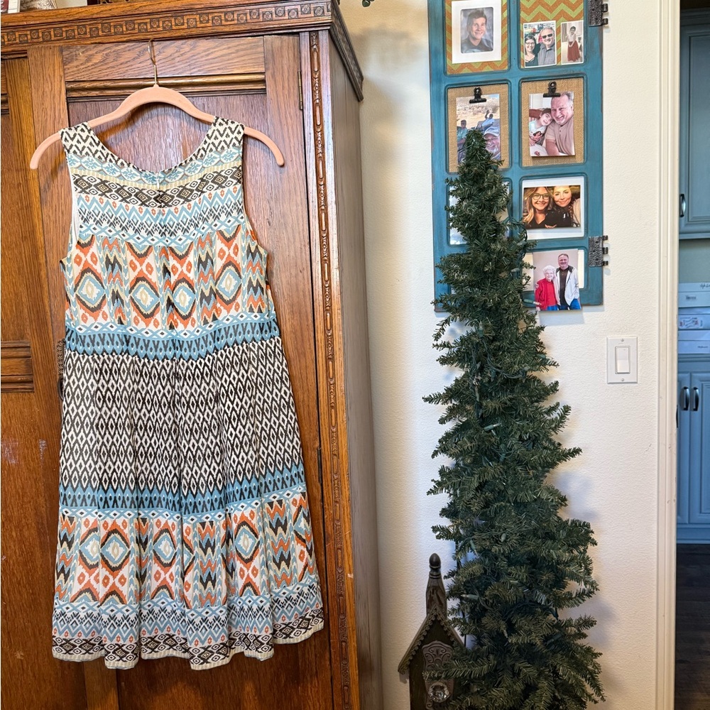 Hem & Thread Sleeveless Dress with Blue and Orange Geometric Design - Picture 3 of 8